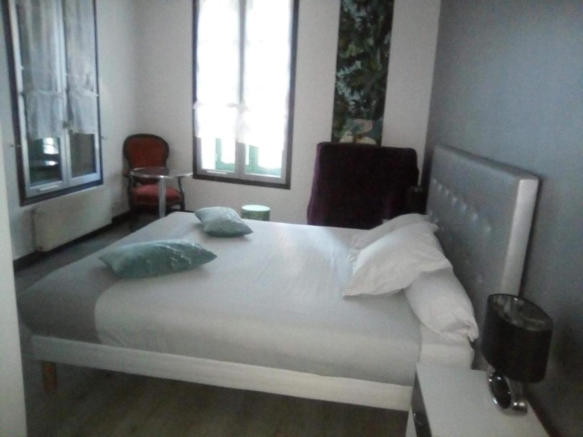 Madelon IV Bed & Breakfast Belves Ngoại thất bức ảnh